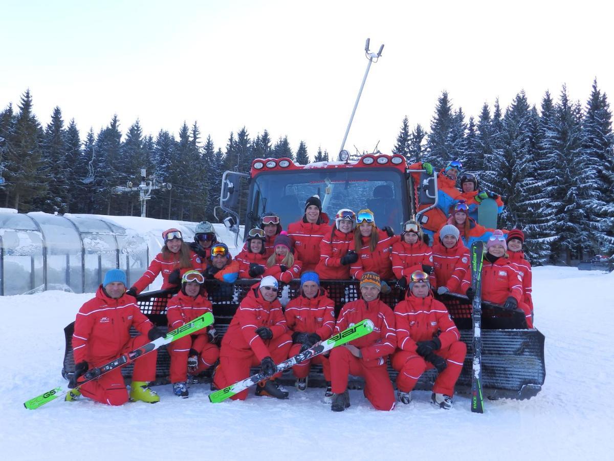 Sportcentrum Klinovec Loučná pod Klínovcem Exteriör bild